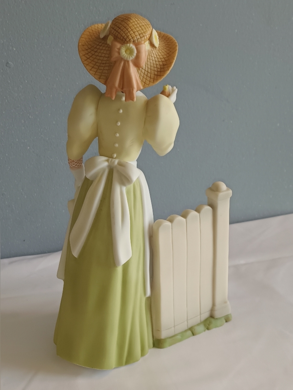 𝐀𝐕𝐎𝐍 𝐌𝐫𝐬.𝐀𝐥𝐛𝐞𝐞 𝟐𝟎𝟎𝟖 𝐓𝐞𝐧𝐝𝐢𝐧𝐠 𝐇𝐞𝐫 𝐆𝐚𝐫𝐝𝐞𝐧 𝐅𝐢𝐠𝐮 - Picture 7 of 17